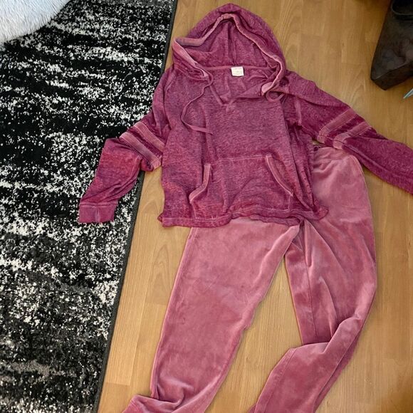 Jasmine & Ginger Wine Velvet/Fleece Loungewear Set - Picture 9 of 9